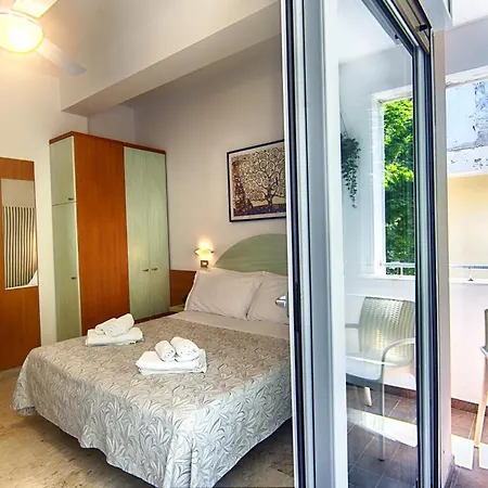 Lucia Hotel