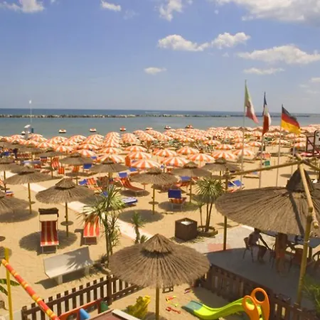 Lucia Hotel