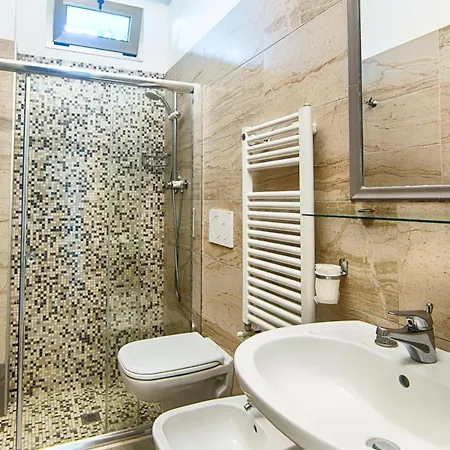 Hotel Lucia 2*
