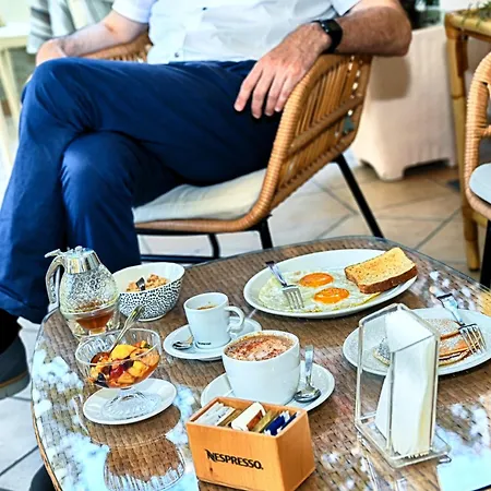 Lucia 贝拉里亚-伊贾马里纳