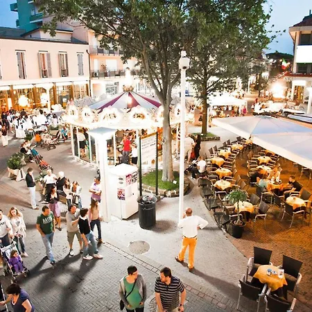 Lucia 贝拉里亚-伊贾马里纳