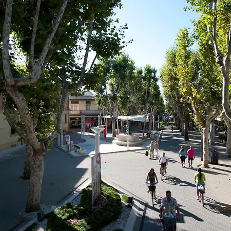 Lucia 贝拉里亚-伊贾马里纳