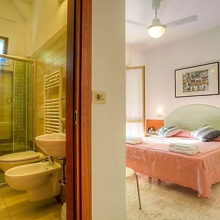 Hotel Lucia 2*