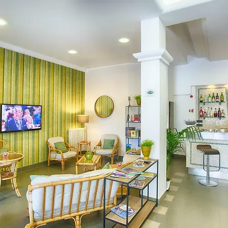 Hotel Lucia 2*